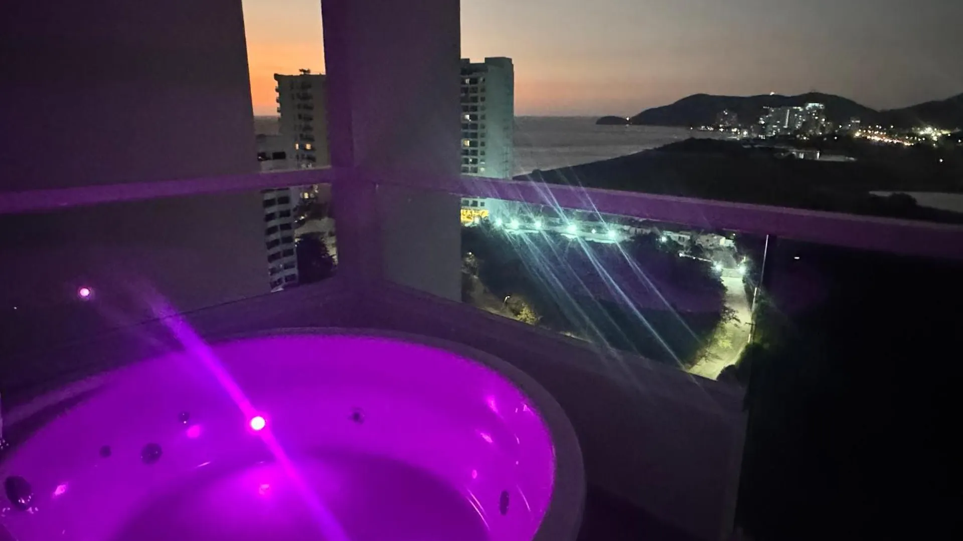 Suite Con Lujoso Jacuzzi, Piso 14 Y Vista Al Mar Santa Marta  Santa Marta (Magdalena)