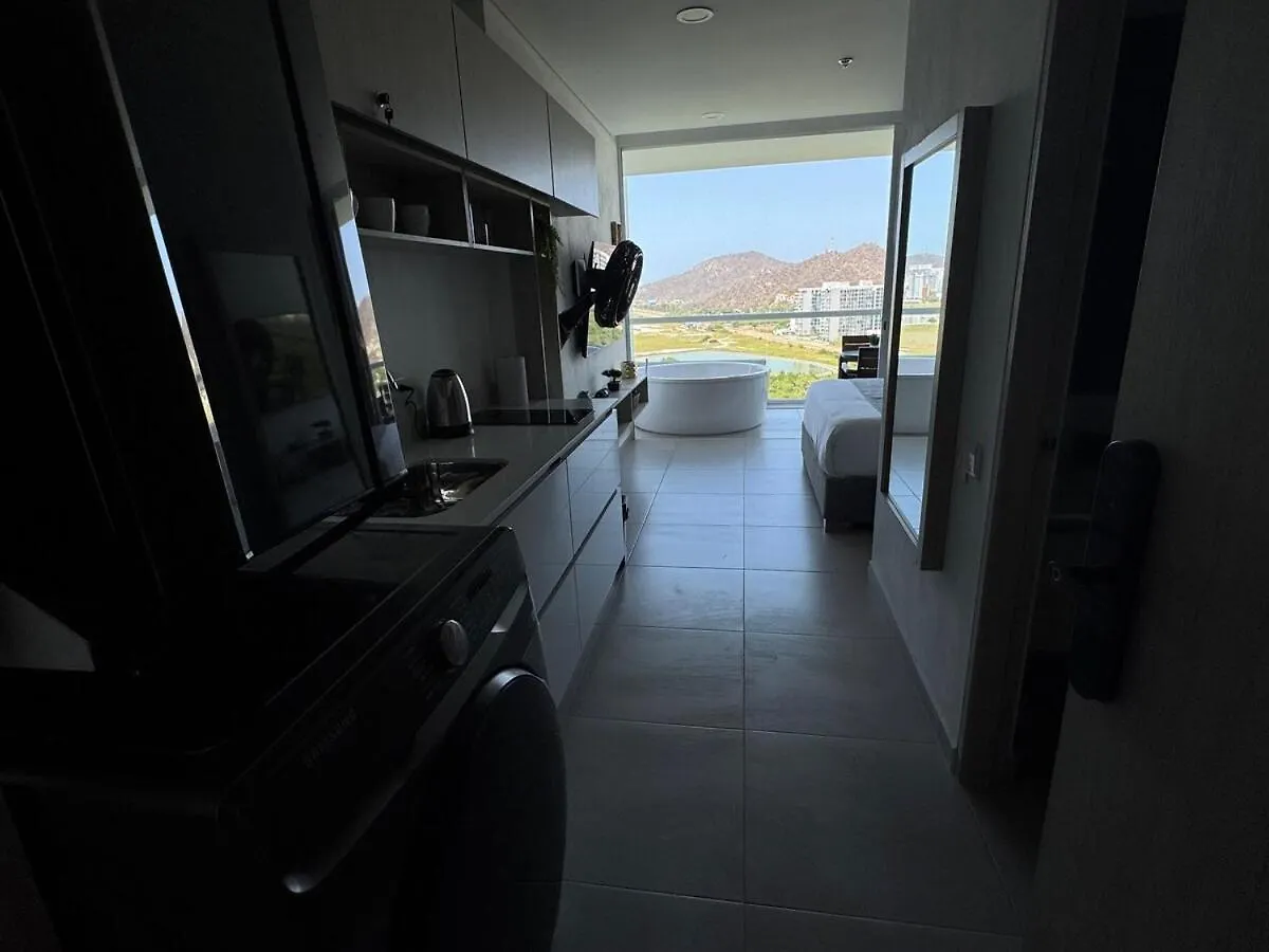 Suite Con Lujoso Jacuzzi, Piso 14 Y Vista Al Mar Santa Marta