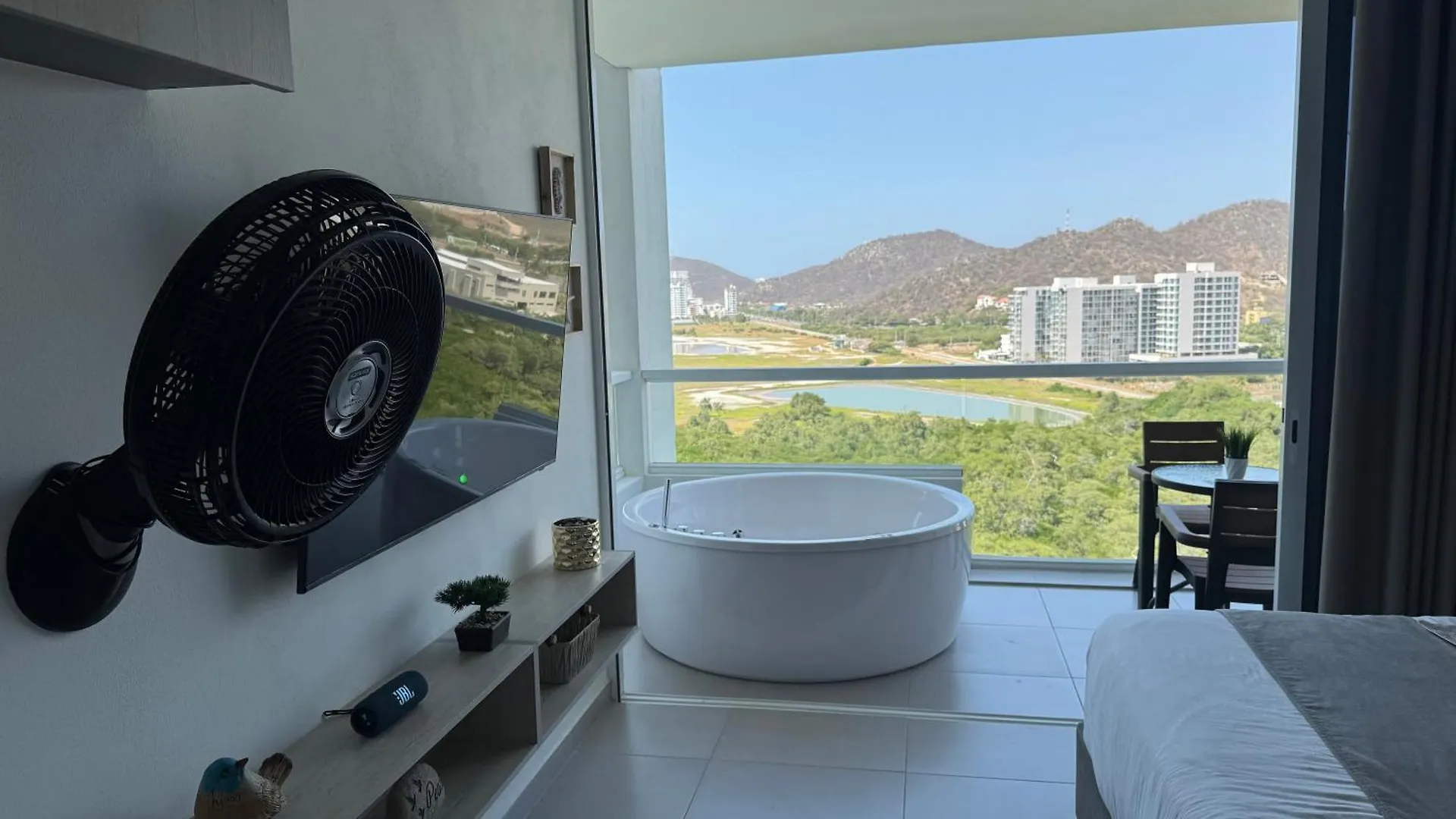 Apartment Suite Con Lujoso Jacuzzi, Piso 14 Y Vista Al Mar Santa Marta  Colombia